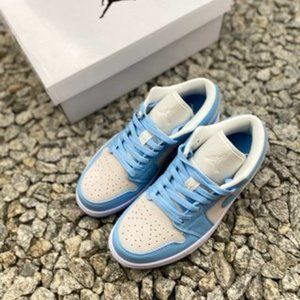 Nike Wmns Air Jordan 1 Low White Wolf Grey The built-in real Sole air cushion ha